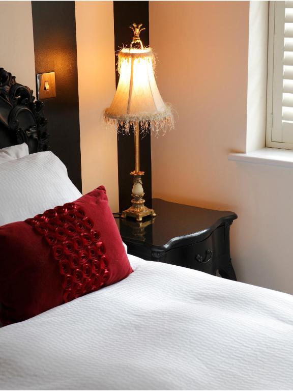 Bed and Breakfast The Broad Leys Эйлсбери Номер фото