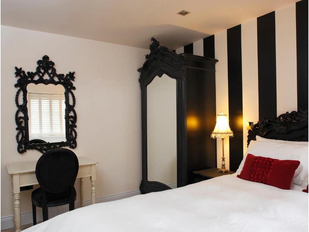 Bed and Breakfast The Broad Leys Эйлсбери Номер фото